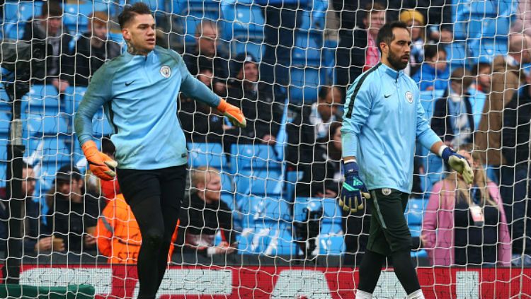 Claudio Bravo dan Ederson. Copyright: © Getty Images