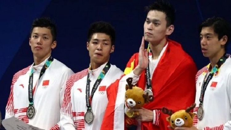 Sun Yang (ketiga dari kiri), perenang asal China. Copyright: © Intisari-online