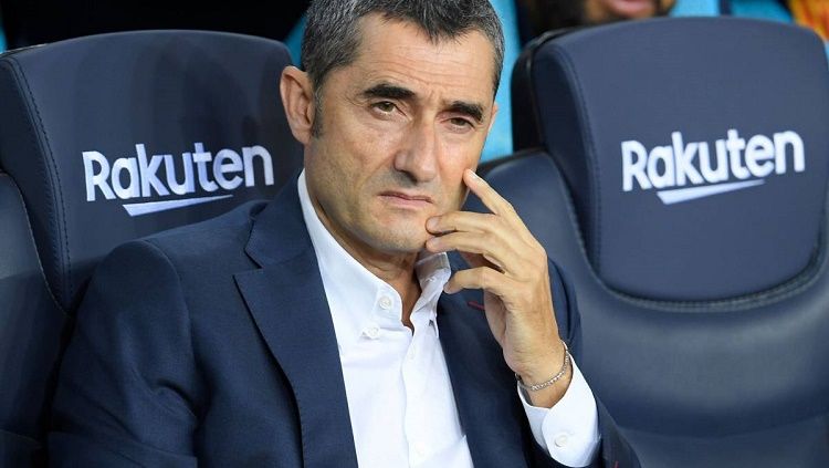 Ernesto Valverde terlalu lelah dengan spekluasi yang menghubungkan Neymar ke Blaugrana pada musim panas ini. Copyright: © as