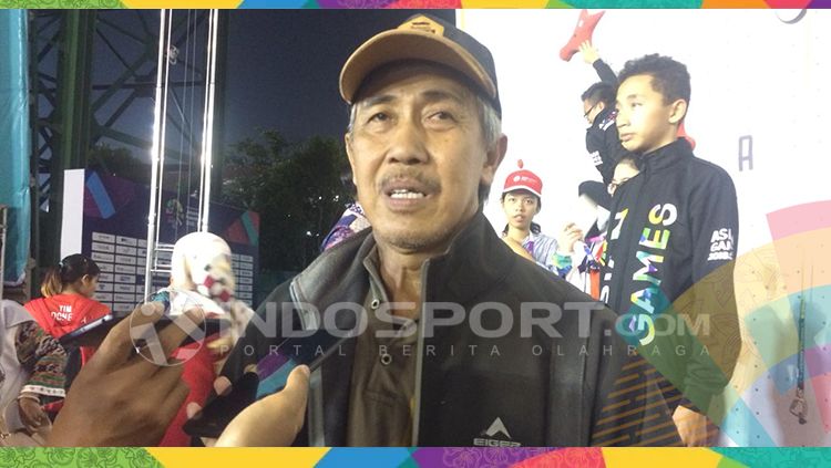 S.Sanjaya, ayah Aries Susanti Copyright: © INDOSPORT/Lanjar Wiratri