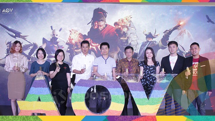 Pemain profesional bulutangkis Indonesia Taufik Hidayat pun ikut hadir mendukung acara cabor AOV di Asian Games 2018. Copyright: &copy; Dimas Ramadhan/INDOSPORT