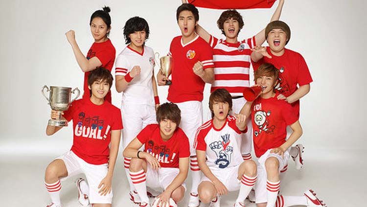 Super Junior menyukai sepak bola Copyright: © Soompi