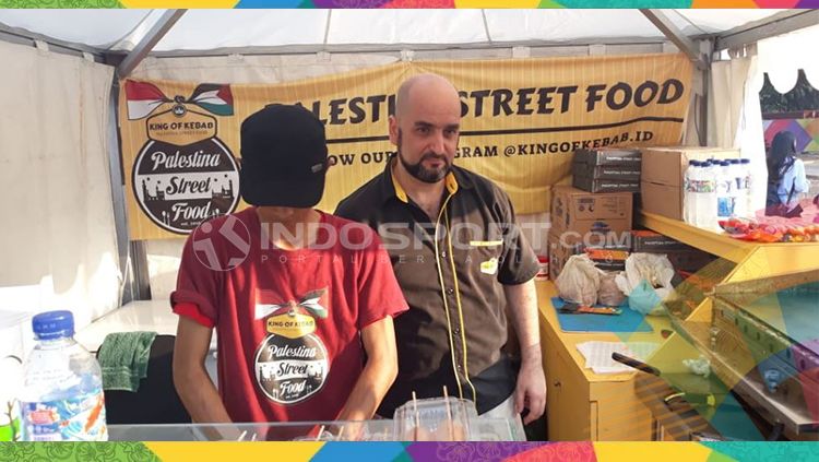 Emad Alamad, pedagang palestina di asian games 2018 Copyright: &copy; INDOSPORT/Petrus Manus Da'Yerimon