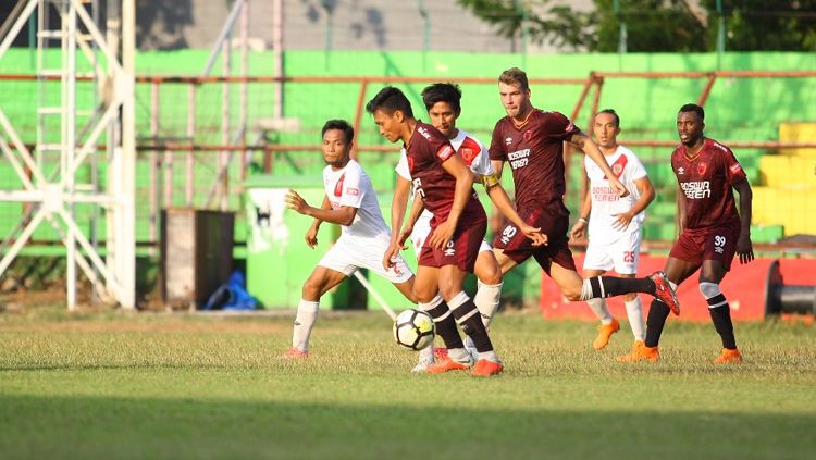 Skuat PSM Makassar sedang melakukan latihan rutin di Stadion Andi Mattalatta Mattoanging. Copyright: © PSM Makassar