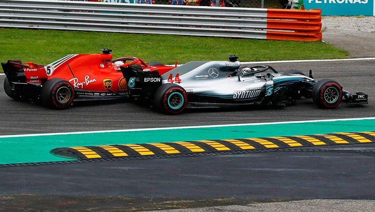 Ketika Hamilton menyalip Vettel di Formula 1 Italia 2018. Copyright: © Getty Images