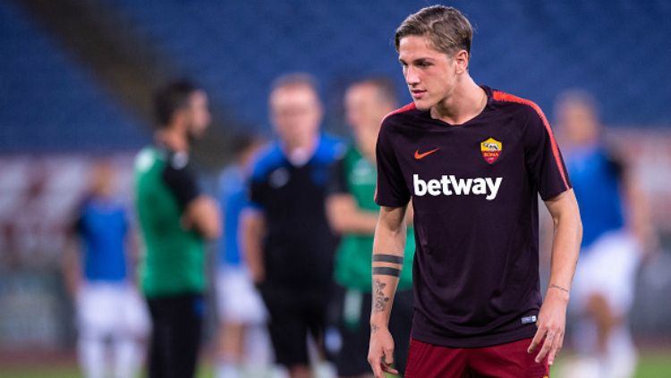 Manchester United ikut dalam perebutan wonderkid timnas Italia yang juga bermain untuk klub AS Roma, Nicolo Zaniolo. Copyright: © Getty Images