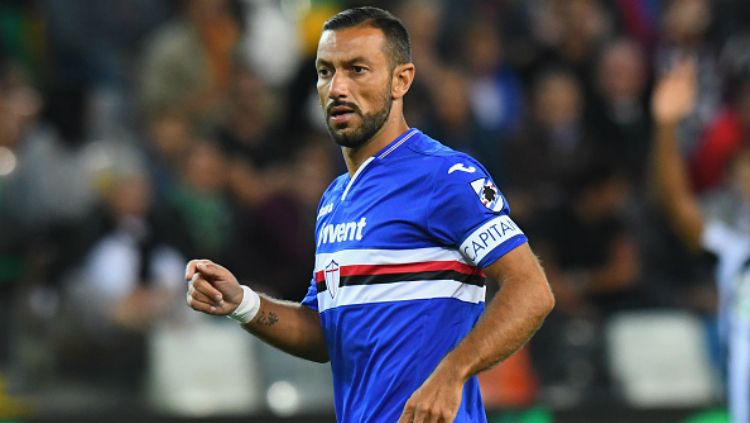 Eks top skor Serie A Italia, Fabio Quagliarella dikabarkan rela memotong gajinya untuk membantu klubnya saat ini, Sampdoria. Copyright: © Getty Images