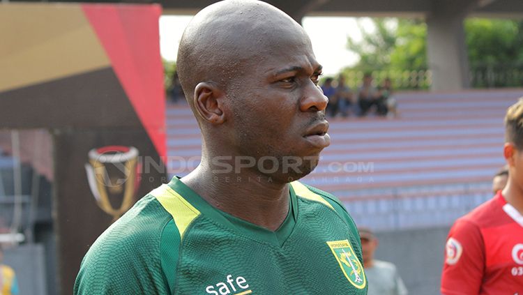 Ok John saat pertandingan Piala Indonesia melawan PSBI Blitar. Copyright: © Fitra Herdian/INDOSPORT