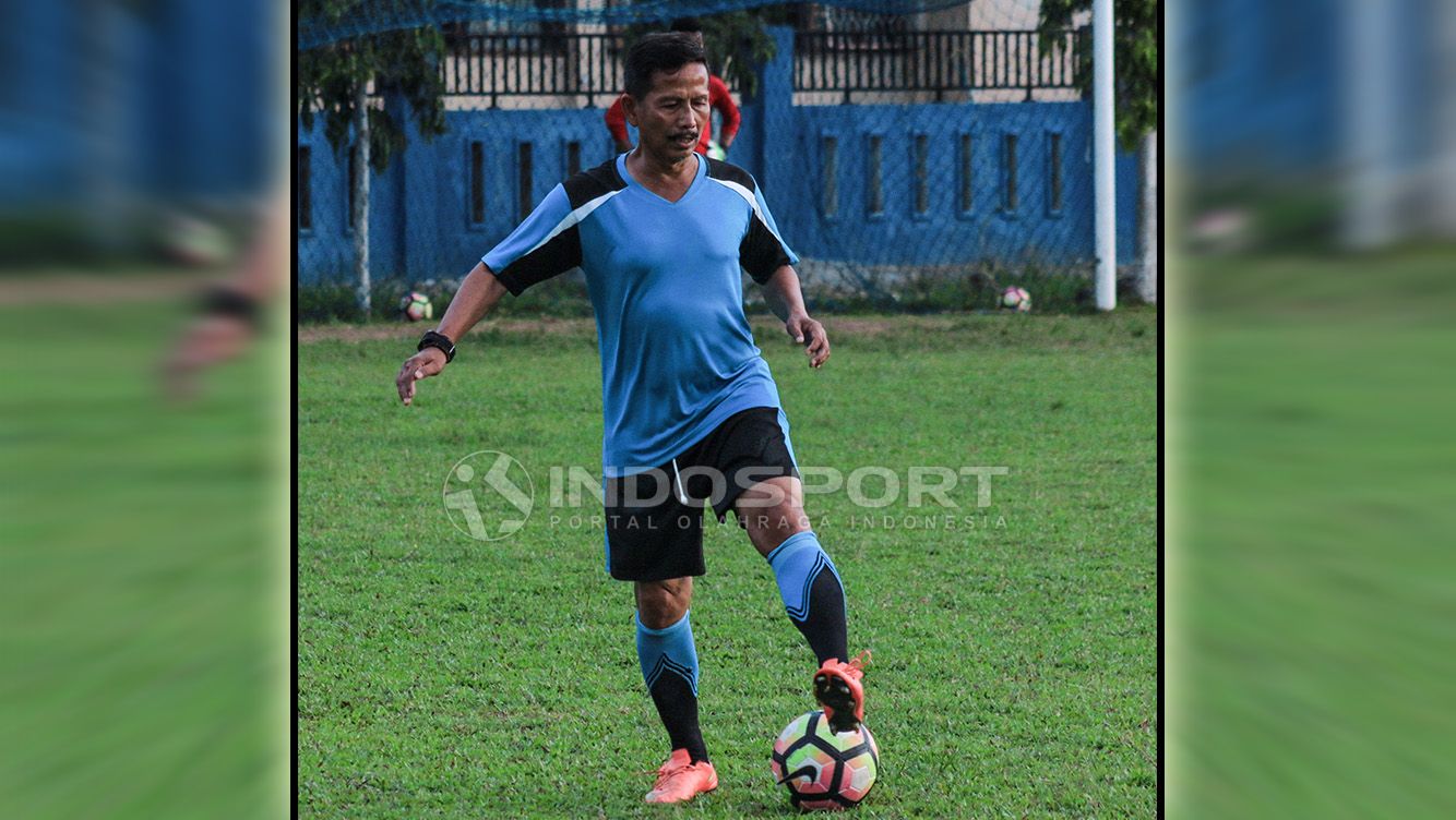 Djajang Nurdjaman, pelatih baru Persebaya Surabaya. Copyright: &copy; Fitra Herdian/Indosport.com