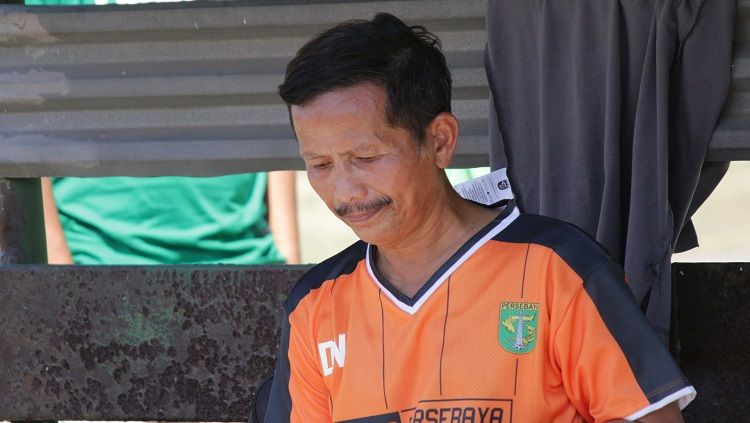 Djajang Nurjaman mulai pimpin penuh latihan tim Persebaya Surabaya. Copyright: © Fitra Herdian/INDOSPORT