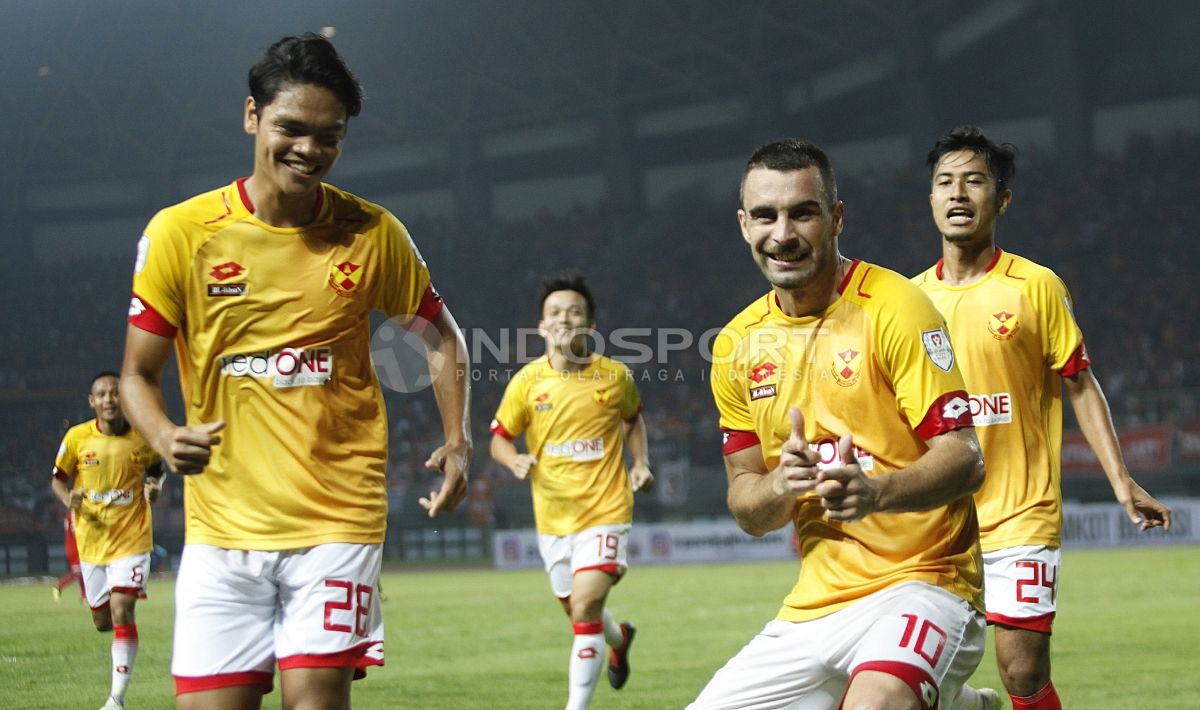 Selebrasi para pemain Selangor FA usai cetak gol ke gawang Persija. Copyright: © INDOSPORT/Herry Ibrahim