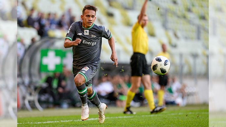 Berikut perbandingan Egy Maulana Vikri dengan pemain muda di skuat utama Lechia Gdansk, yang dimainkan pada laga melawan Legia Warszawa, Kamis (05/03/20). Copyright: © galeria.trojmiasto.pl