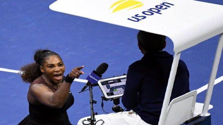 Serena Williams diberi hukuman denda senilai ratusan juta setelah melakukan protes keras ke wasit. Copyright: © the star