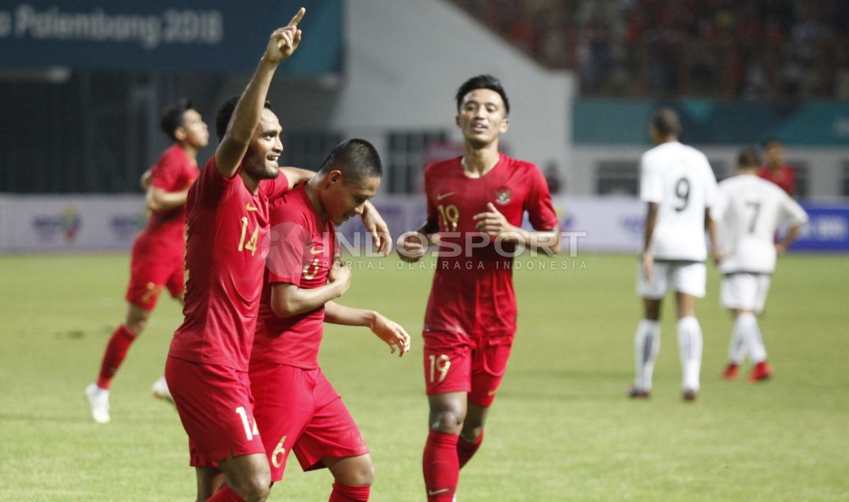 Para pemain Timnas Indonesia merayakan gol. Copyright: © Herry Ibrahim/INDOSPORT