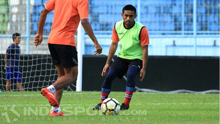 Agil Munawar saat latihan bersama skuat Arema FC Copyright: © Ian Setiawan/INDOSPORT