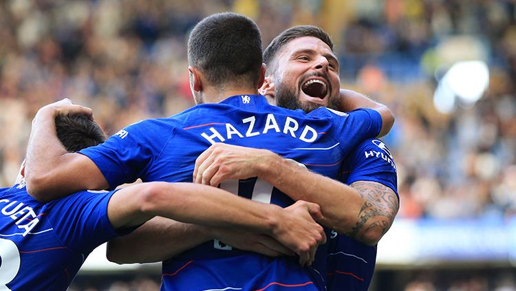 Eden Hazard saat berselebrasi bersama Olivier Giroud. Copyright: © Getty Images/Marc Atkins