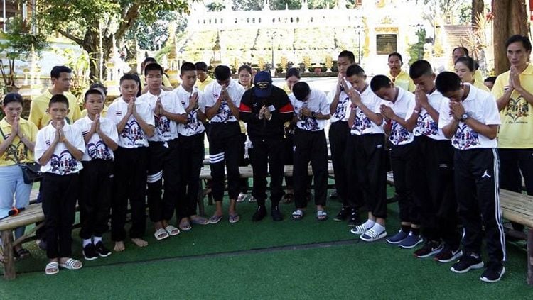 12 pesepakbola muda dan pelatih asal Thailand kini kondisinya sudah berangsur membaik Copyright: © Marca