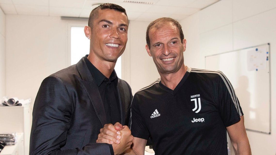 Cristiano Ronaldo dan Massimiliano Allegri. Copyright: © Soicaumienbac.cc