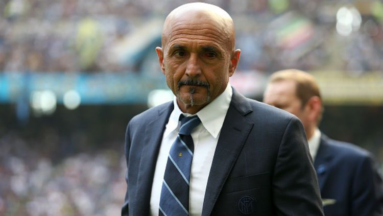 Pelatih Napoli, Luciano Spalletti dibuat takut suporter Inter Milan jelang bentrokan Liga Italia. Copyright: © Getty Images