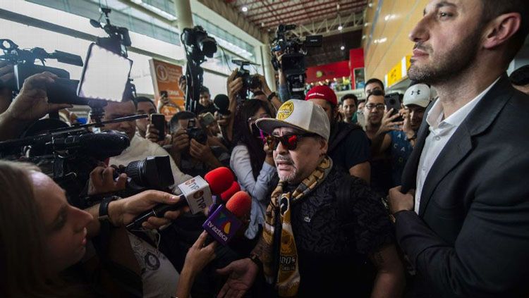 Hari kedatangan Diego Maradona di Meksiko yang langsung diserbu wartawan Copyright: © ESPN
