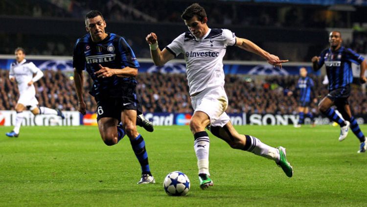Gareth Bale saat masih memperkuat Tottenham Hotspur melawan Inter Milan. Copyright: © Getty Images