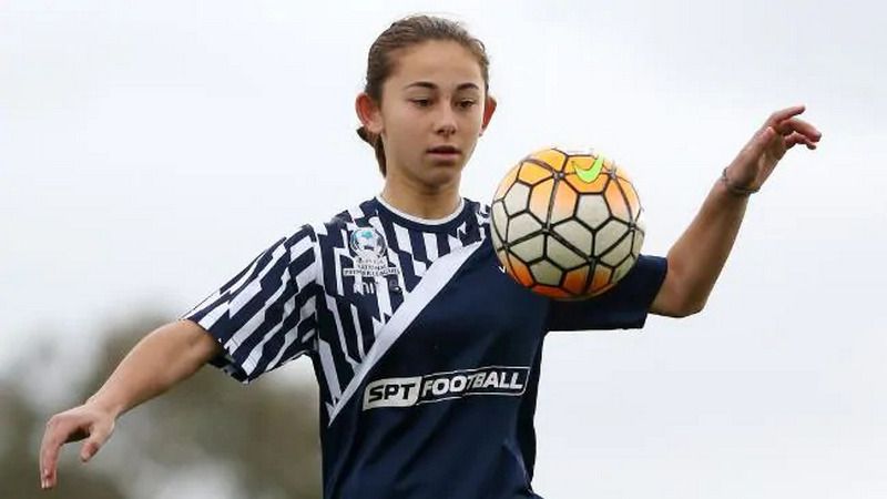 Nia Stamatopoulos, bintang Timnas putri Australia U-16. Copyright: © Daily Telegraph