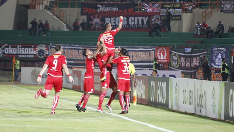 Riko Simanjuntak berselebrasi usai mencetak gol. Copyright: © Media Persija