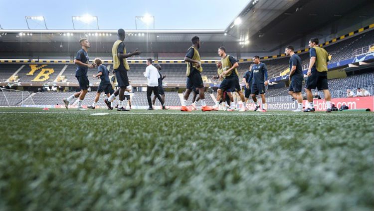 Para pemain Man United sedang berlatih jelang lawan Young Boys. Copyright: © Getty Images