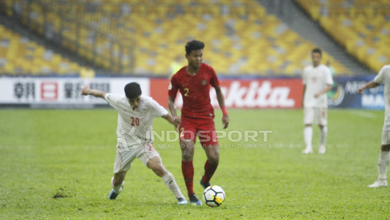 Bagas Kaffa saat mengontrol bola. Copyright: © Abdurrahman Ranala/Indosport.com