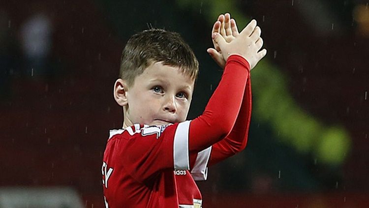 Kai Rooney, anak dari Wayne Rooney yang pernah berstatus pemain akademi Manchester City. Copyright: © Mirror