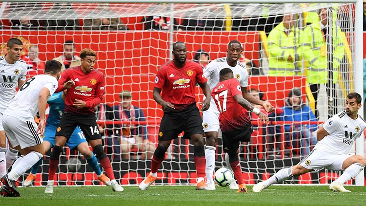 Fred berselebrasi usai menetak gol debut untuk Man United saat melawan Worlverhampton. Copyright: © Getty Images