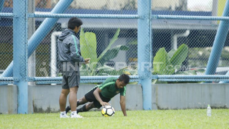 Supriadi melakukan latihan terpisah. Copyright: © Abdurrahman Ranala/INDOSPORT