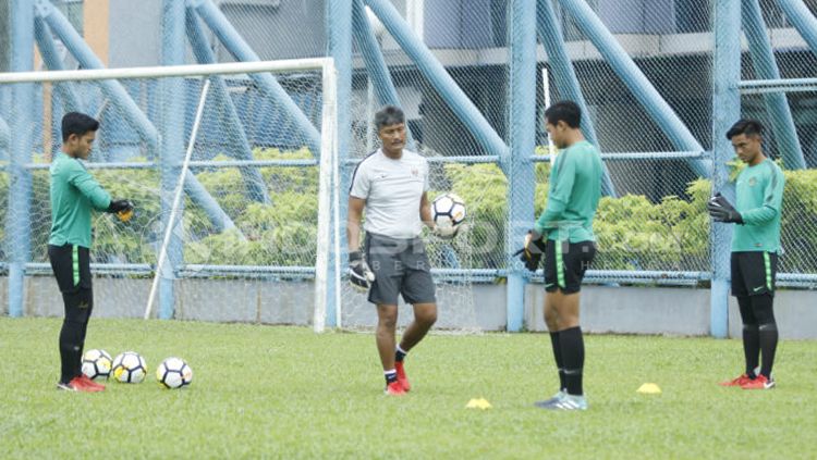 Tiga penjaga gawang Timnas U-16 Indonesia. Copyright: © Abdurrahman Ranala/INDOSPORT