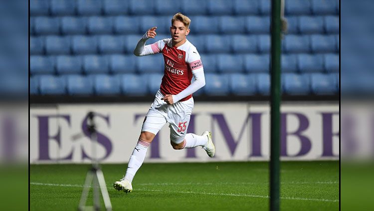 Emile Smith Rowe, pemain muda Arsenal yang bisa jadi duet Martin Odegaard di lini tengah. Copyright: © Getty Images