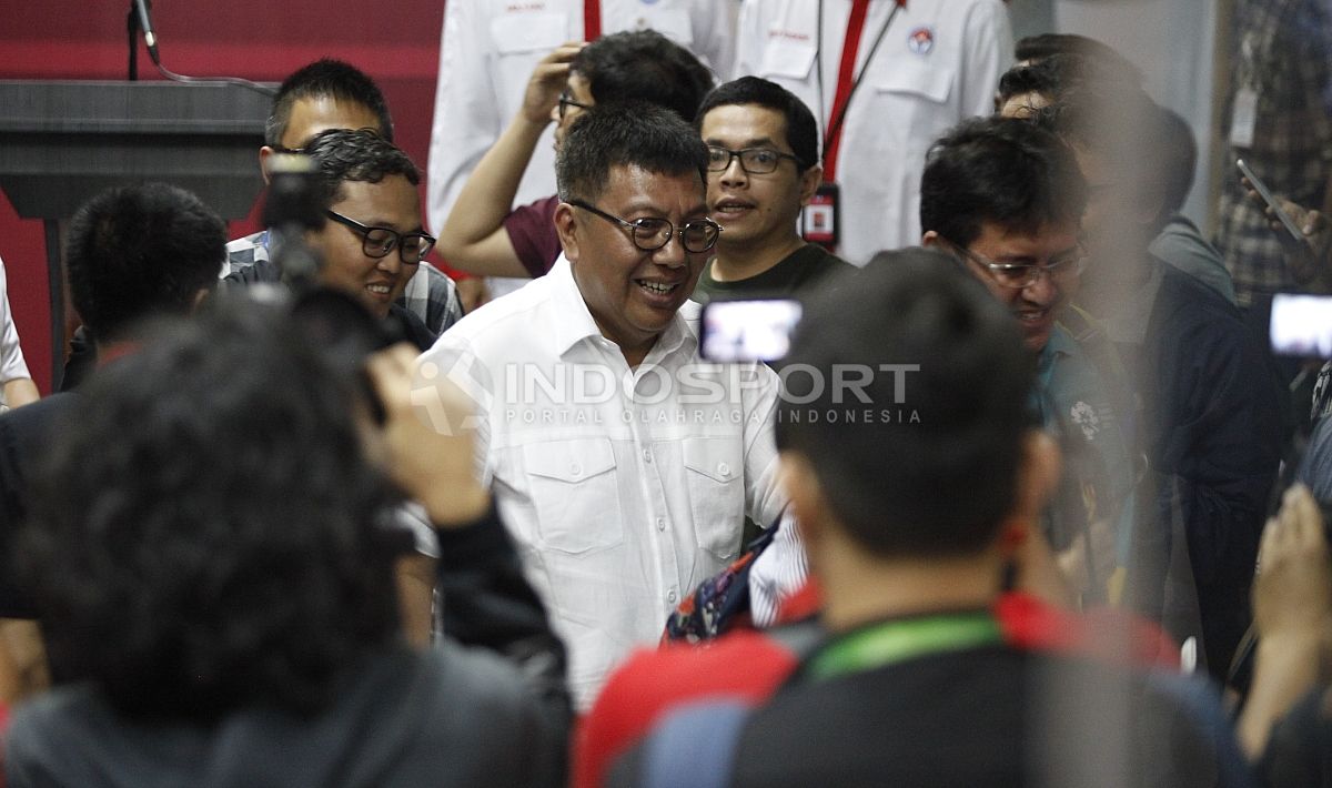 Gede Widiade hadir dalam jumpa pers terkait jakmania, yang meninggal sebelum laga Persib vs Persija Copyright: © Herry Ibrahim/INDOSPORT