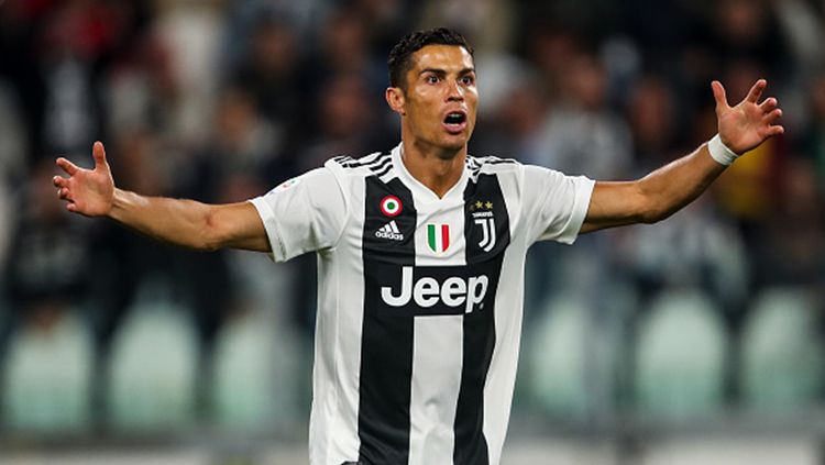 Cristiano Ronaldo pada laga kontra Bologna. Copyright: © Getty Images