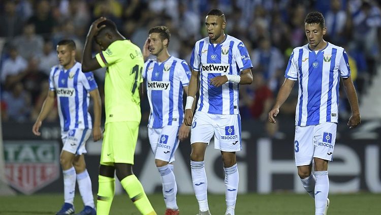 Barcelona (hijau) harus menerima kekalahan usai ditaklukan Leganes Copyright: © goal.com