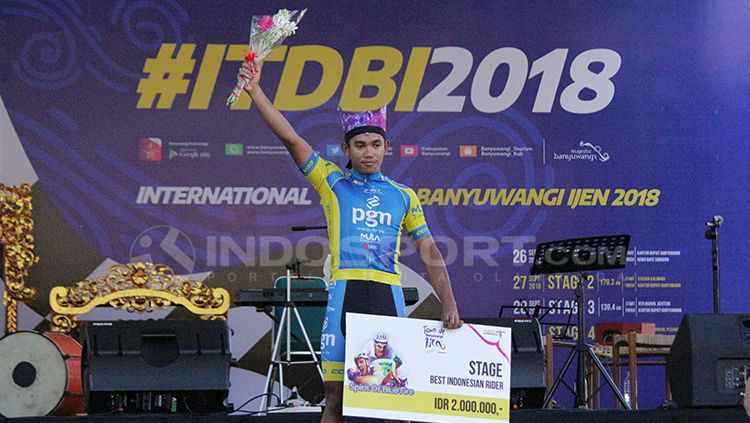 Jamilidin Nouvardianto menjadi juara pada etape kedua ITDBI 2018. Copyright: © Fitra Herdian/Indosport