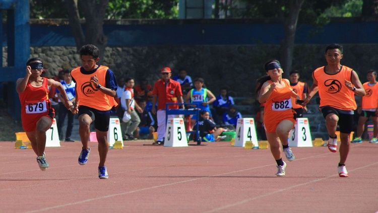 Lari putri National Paralympic Committee (NPC) kategori tunanetra Copyright: © Lampung Post