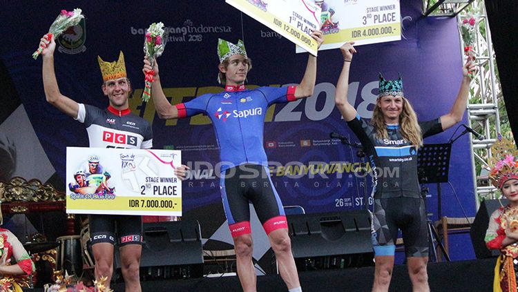 Tim Asal Malaysia Sapura Cycling Berhasil Juara Etape Ketiga. Copyright: © Fitra Herdian/INDOSPORT