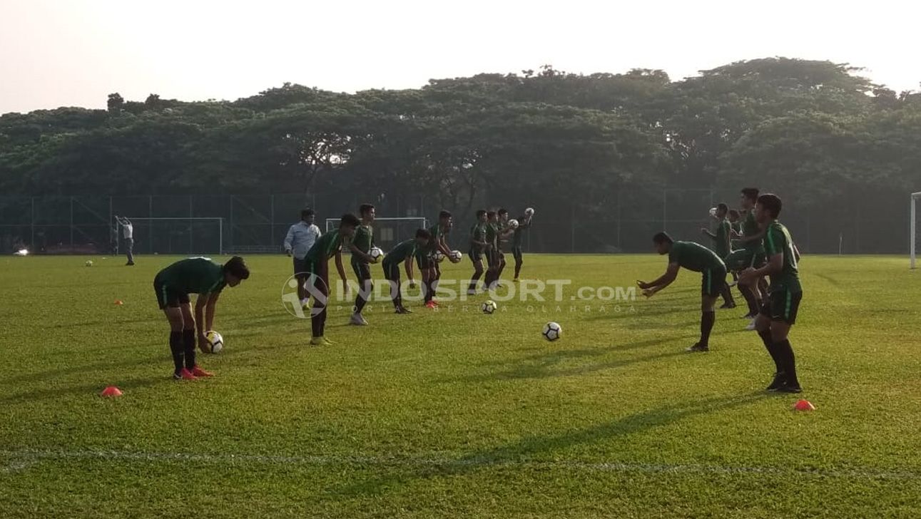 Latihan Timnas U-16 di Malaysia jelang babak perempatfinal melawan Australia U-16. Copyright: © Zainal Hasan/Football265.com