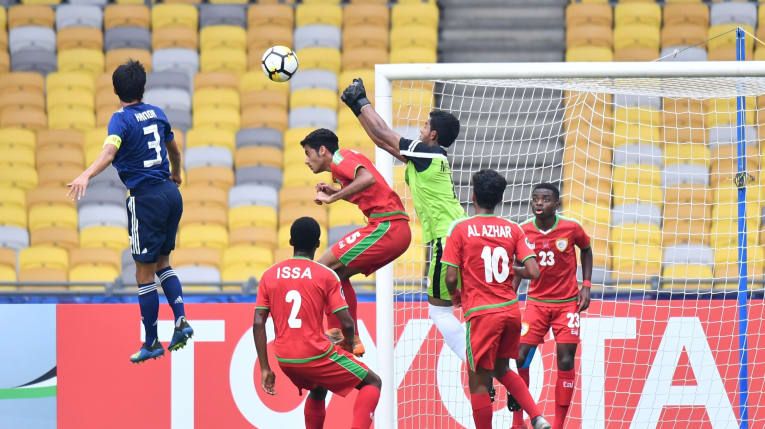 Timnas Oman U-16 versus Jepang U-16 di Piala Asia U-16 2018. Copyright: © The-AFC.com