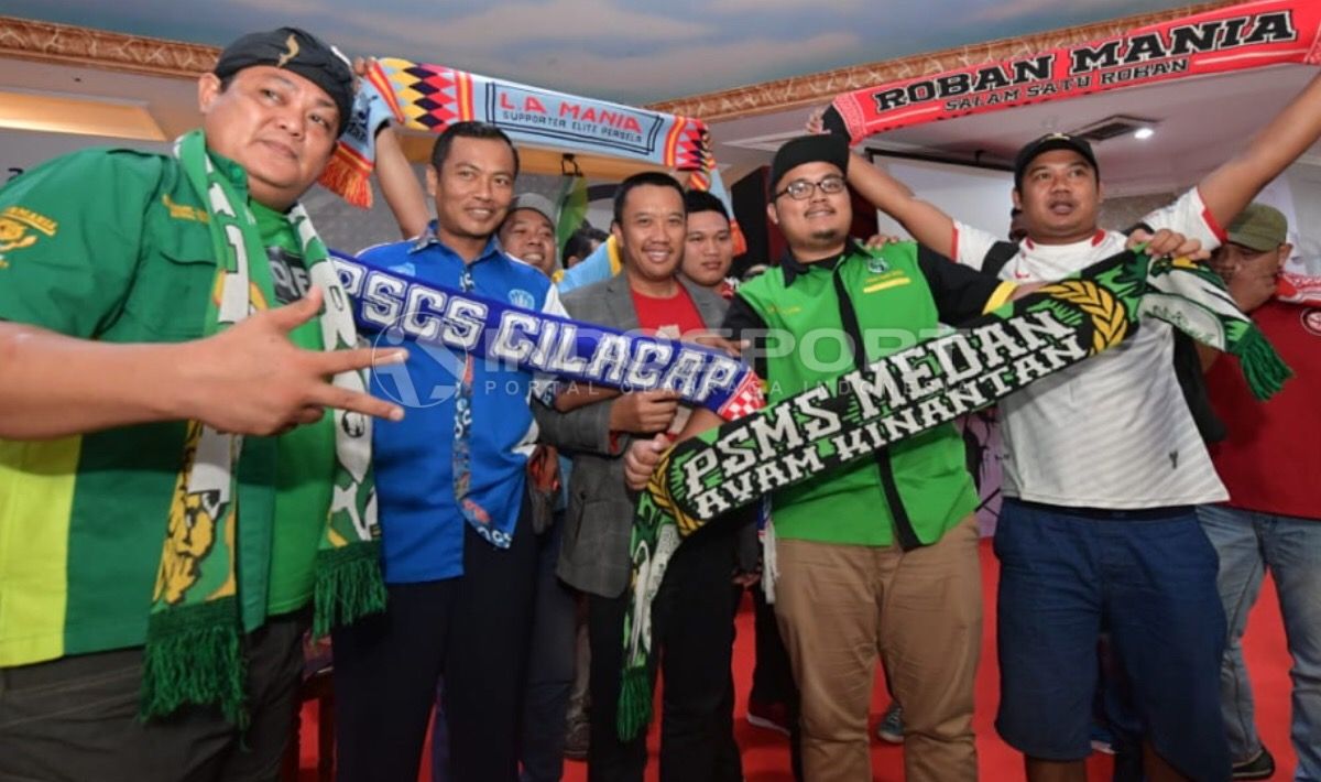 Pertemuan Menpora dengan Stekholder Sepakbola Indonesia. Copyright: © Herry Ibrahim/INDOSPORT