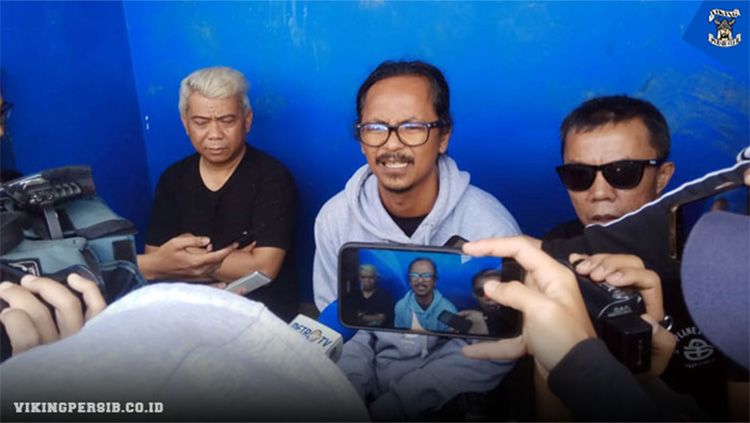 Ketua Viking Persib Club (VPC), Heru Joko, mengaku kecewa dengan sanksi yang diberikan Komisi Disiplin (Komdis) PSSI kepada Persib. Copyright: © vikingpersib