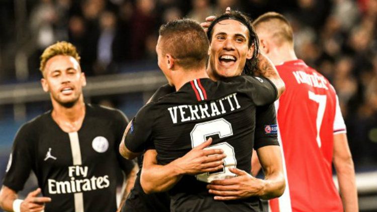 Edinson Cavani yang merayakan gol pada laga PSG vs Red Star di Liga Champions. Copyright: © Getty Images