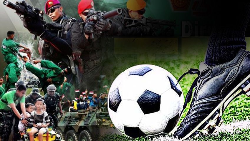 Dirgahayu TNI dan Sepak bola. Copyright: © Indosport.com