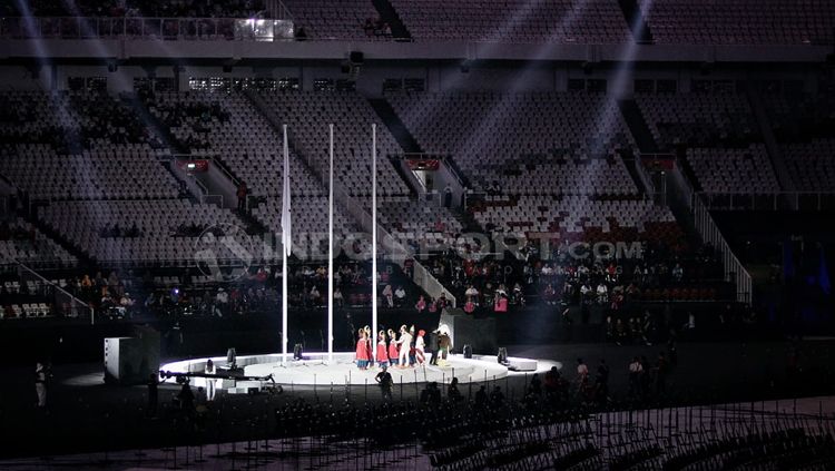 Persiapan pembukaanAsian Para Games 2018. Copyright: © Roihan Susilo Utomo/INDOSPORT