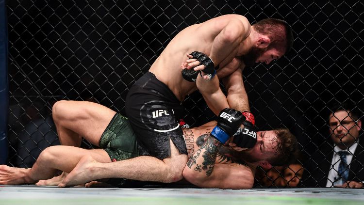 Jalannya pertandingan UFC antara Khabib Nurmagomedov vs Conor McGregor. Copyright: © CBS Sports