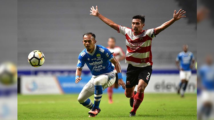 Airlangga Sutjipto saat pertandingan Persib vs Madura United dalam laga pekan ke-24 Liga 1 2018. Copyright: © PERSIB.co.id/Gregorius Aditya Katuk