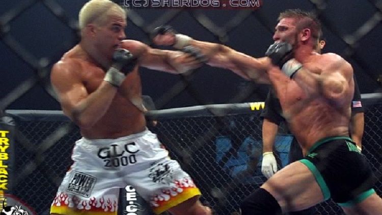 Tito Ortiz vs Shamrock keduanya merupakan musuh bebuyutan Copyright: © Sherdog